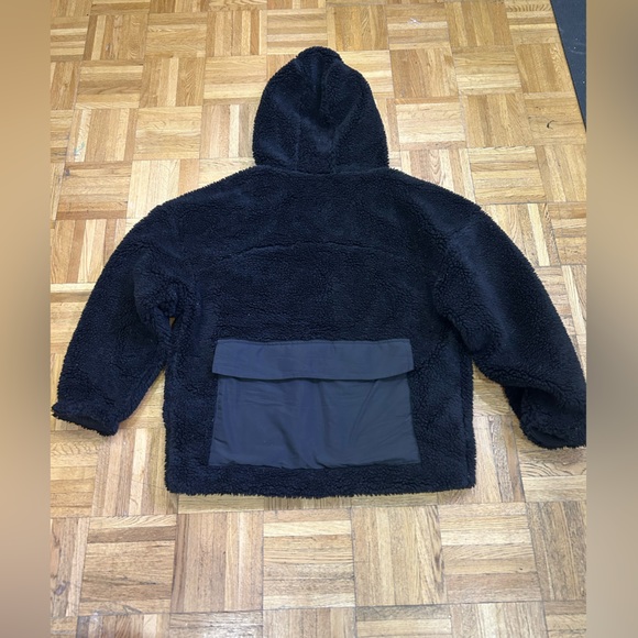 Alo over sized jacket size XS - Picture 3 of 4